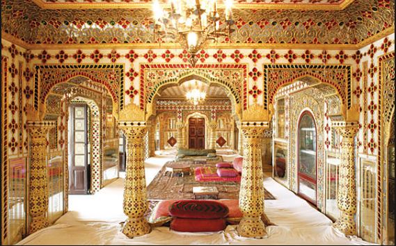 Amezing beauty of Sheesh Mahal