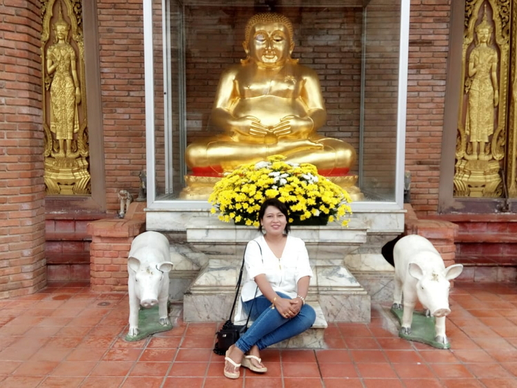 In front of laughing Bhuddha